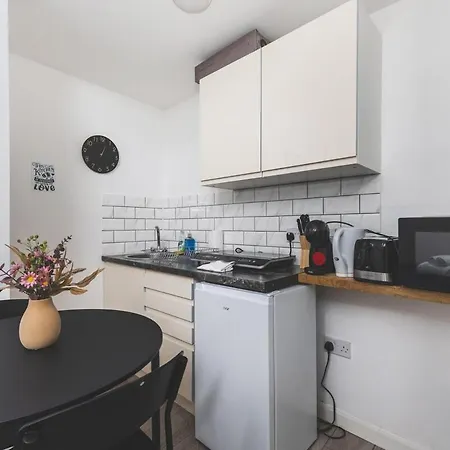 Cozy Camden Studio Near Regents Park